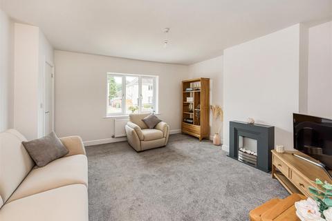 21 Redhill Avenue, Wombourne, Wolverhampton, WV5 0HF