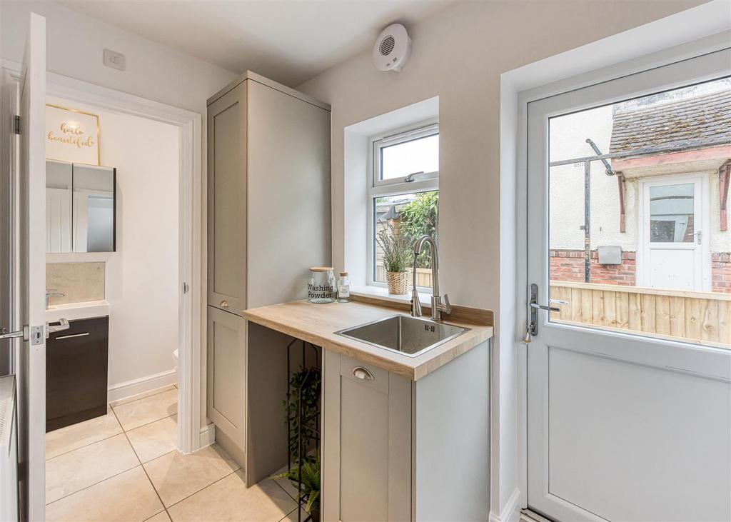 21 Redhill Avenue-Utility A.jpg