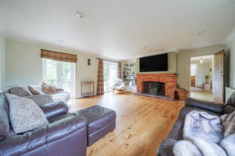 6 Brookfields, Pavenham, Bedford, MK43 7QA