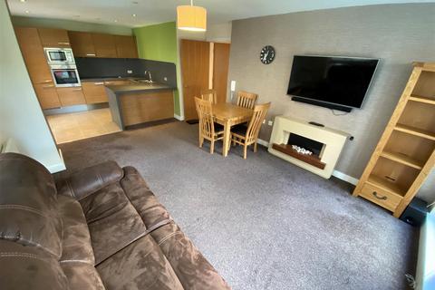 2 bedroom apartment to rent, Cypress Place, New Century Park, Manchester