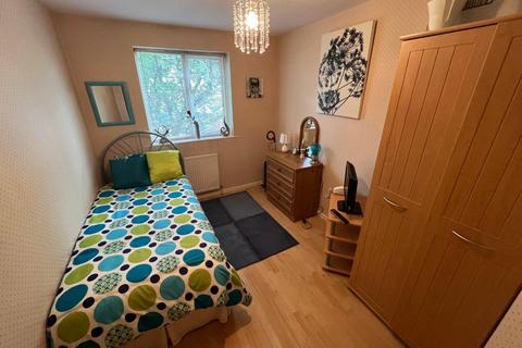 2 bedroom flat for sale, Crofters Brook, Manchester M26