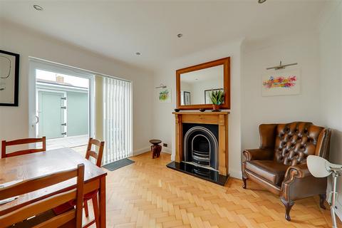 4 bedroom semi-detached house for sale, Broadwater Way, Worthing