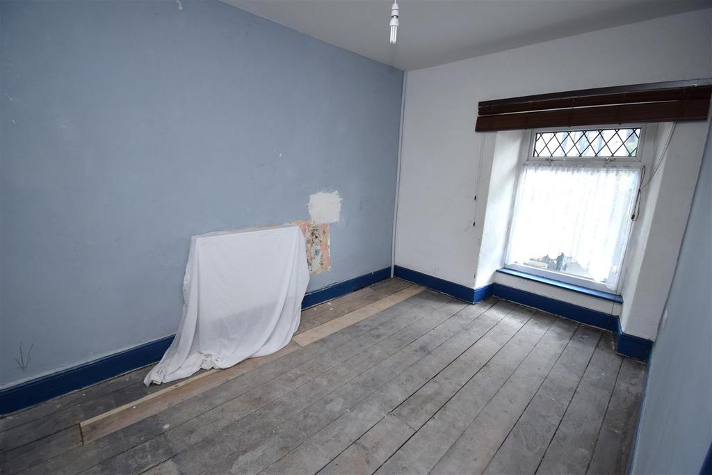 Bedroom .JPG