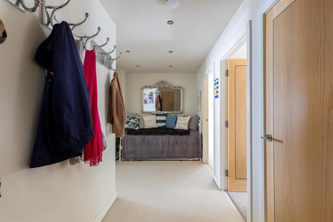 2 bedroom apartment to rent, Mornington Mews, Cowes