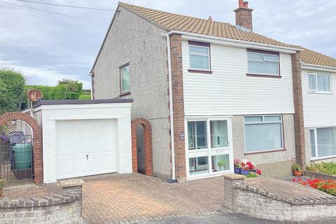 3 bedroom house for sale, Awelfryn, Amlwch