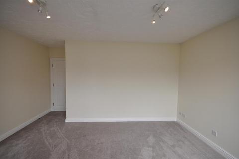 2 bedroom flat to rent, 17 Frances Havergal Close, Leamington Spa