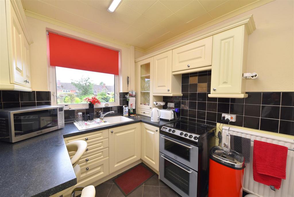 Kitchen1.JPG