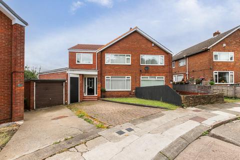 4 bedroom semi-detached house for sale, Earlington Court, Forest Hall, NE12