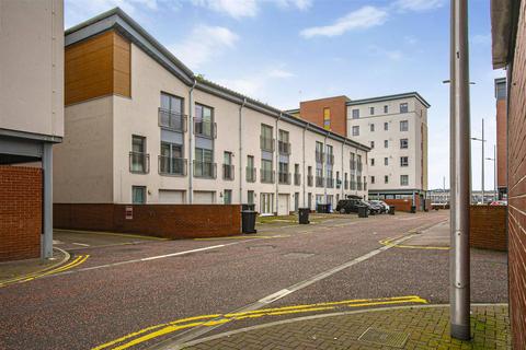 4 bedroom terraced house for sale, Thorter Way, Dundee DD1