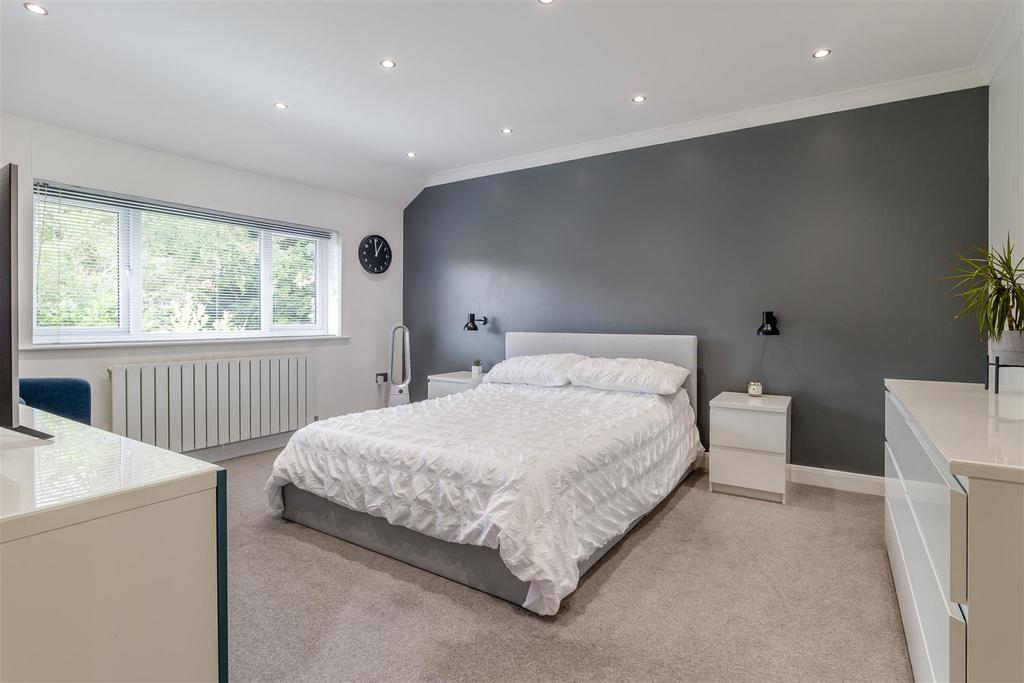 8609890-interior22.jpg
