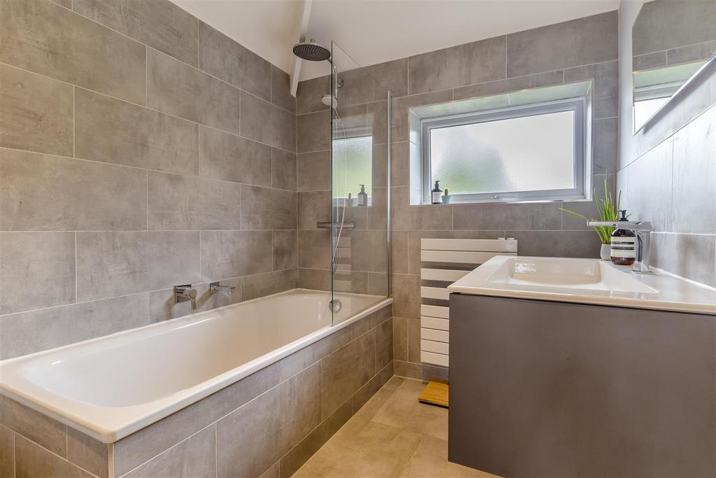 8609890-interior25.jpg