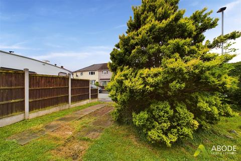 3 bedroom semi-detached house for sale, Finsbury Avenue, Derby DE22