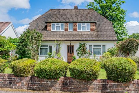 4 bedroom detached house for sale, Grange Close, Merstham RH1