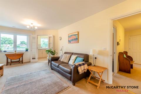 2 bedroom apartment for sale, Benedict Court, Western Avenue, Newbury, Berkshire, RG14 1AR