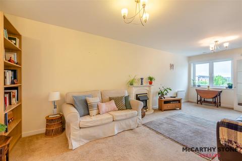 2 bedroom apartment for sale, Benedict Court, Western Avenue, Newbury, Berkshire, RG14 1AR