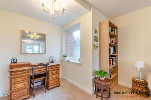 2 bedroom apartment for sale, Benedict Court, Western Avenue, Newbury, Berkshire, RG14 1AR