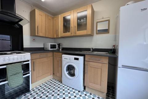 1 bedroom flat to rent, South Street, Salisbury SP2