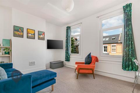 2 bedroom maisonette for sale, Balvernie Grove, London