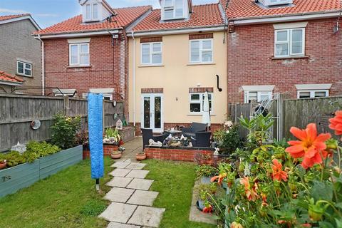 3 bedroom house for sale, Broad Fleet Close, Oulton, Lowestoft