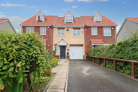 3 bedroom house for sale, Broad Fleet Close, Oulton, Lowestoft