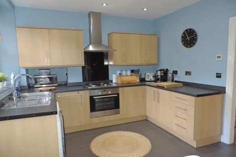 3 bedroom terraced house to rent, Captain French Lane, Kendal