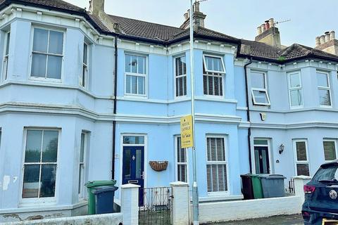 3 bedroom terraced house for sale, Gilbert Road, Eastbourne BN22