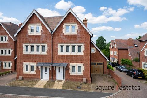 4 bedroom semi-detached house for sale, Guardhouse Way, London