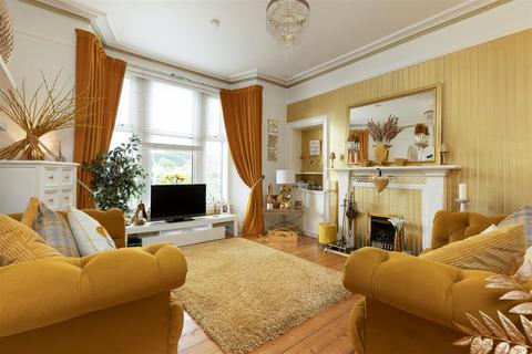 16 Oakbank Road, Perth, PH1 1DG