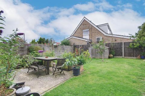 3 bedroom semi-detached house for sale, Swan Close, St Ives