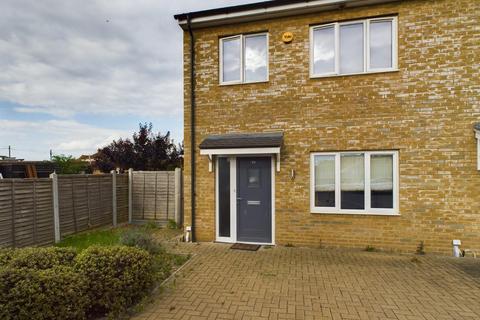 3 bedroom house for sale, Surridge Close, Rainham