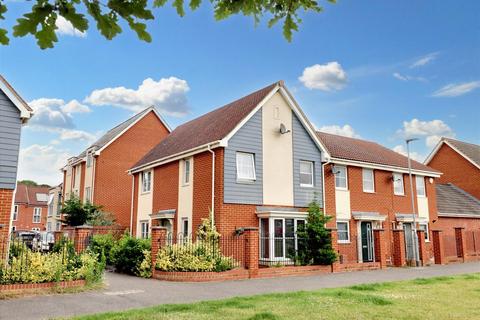 3 bedroom townhouse for sale, St. Simon Close, Norwich NR8