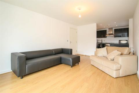 3 bedroom apartment to rent, Life Building, Hulme High Street, Manchester