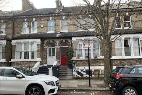 Property for sale, London W4