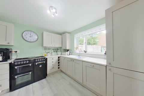 3 bedroom semi-detached house for sale, Fury Way, Fareham PO14