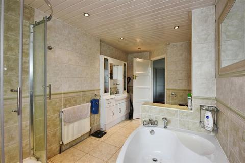 82 Arterial Road, Leigh-on-sea, SS9 4DG