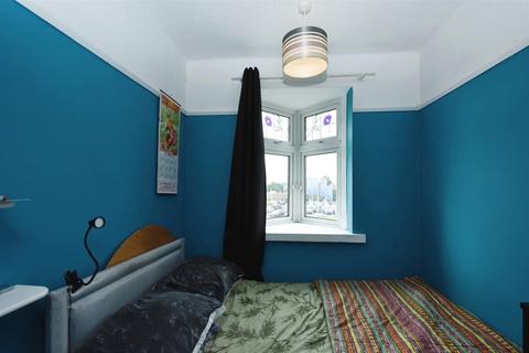 82 Arterial Road, Leigh-on-sea, SS9 4DG