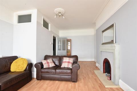 2 bedroom flat to rent, Eversfield Place, St. Leonards-On-Sea TN37