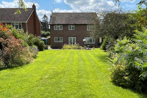 4 bedroom detached house for sale, Finchers Corner, Cradley, Malvern