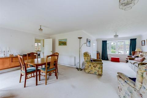 4 bedroom detached house for sale, Finchers Corner, Cradley, Malvern