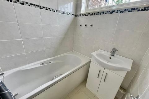 3 bedroom end of terrace house for sale, Smallwood, Peterborough