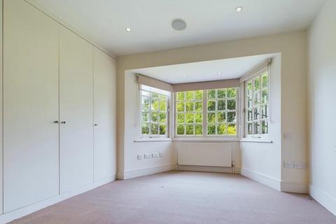 4 bedroom house to rent, Gurney Drive, London, N2