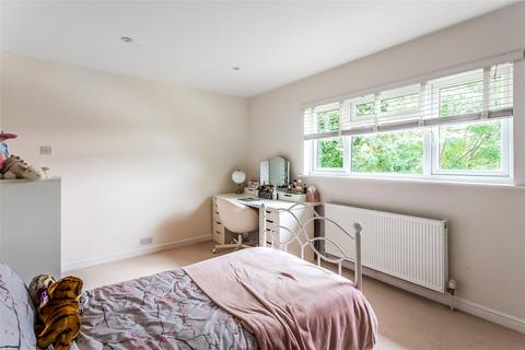 7 Flint Hill Close, Dorking, RH4 2LW