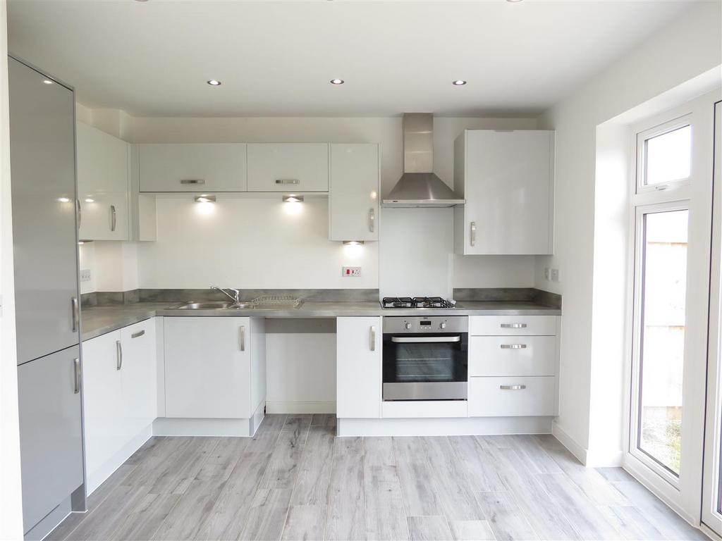 10 Griffiths Close - Kitchen.JPG