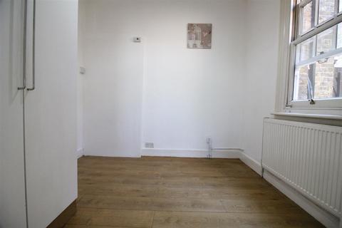 Studio to rent, West Drayton Road, Uxbridge