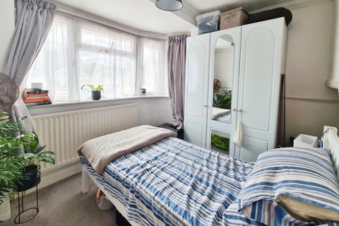 70 Reynolds Close, Carshalton, SM5 2AZ