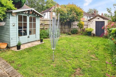 70 Reynolds Close, Carshalton, SM5 2AZ