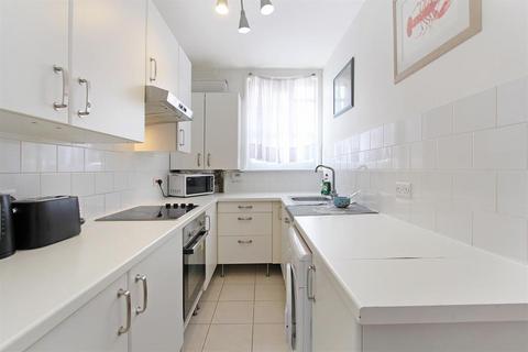 2 bedroom flat to rent, Pilton Place, London, SE17 1DP