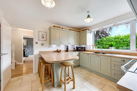 4 bedroom detached house for sale, Wychwood Avenue, Lymm WA13