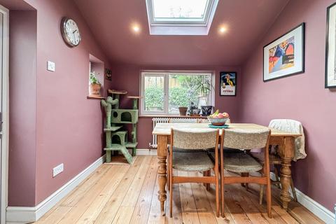 31 Luckwell Road, Bristol, BS3 3EW
