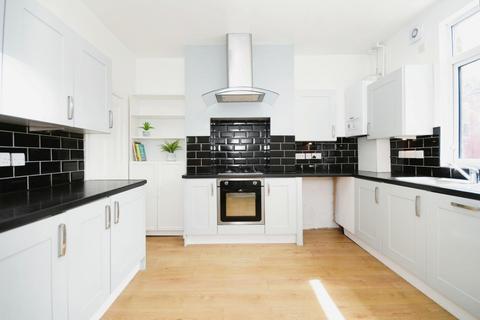 4 bedroom end of terrace house for sale, Olivet Road, Woodseats, Sheffield, S8 8QS